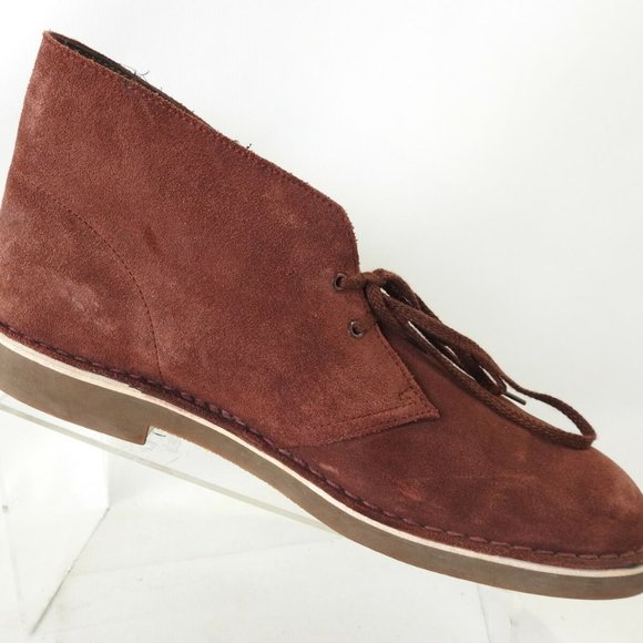 Clarks Size 10.5 M Maroon Suede Chukka R2 C23